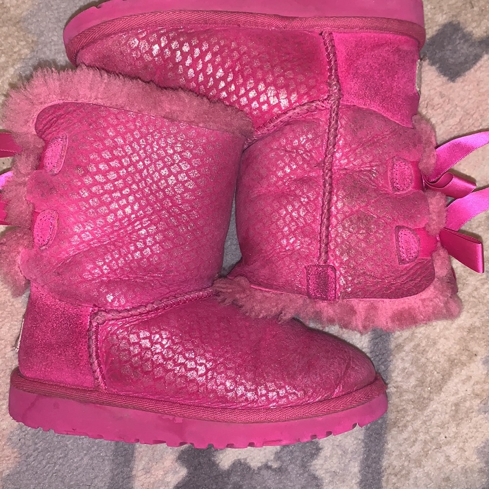 Pink uggs - Picture 5 of 9